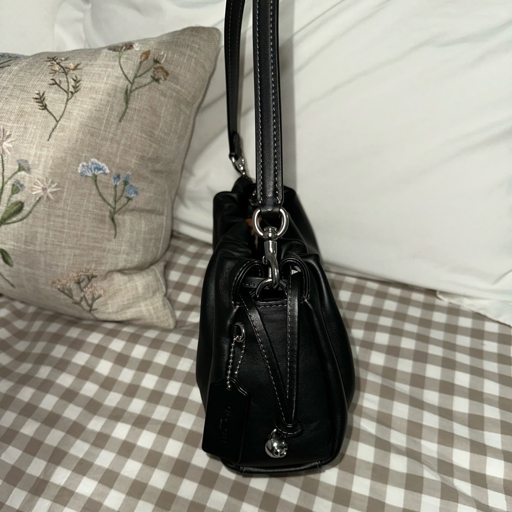 Faye Shoulder Bag - Picture 3 of 9